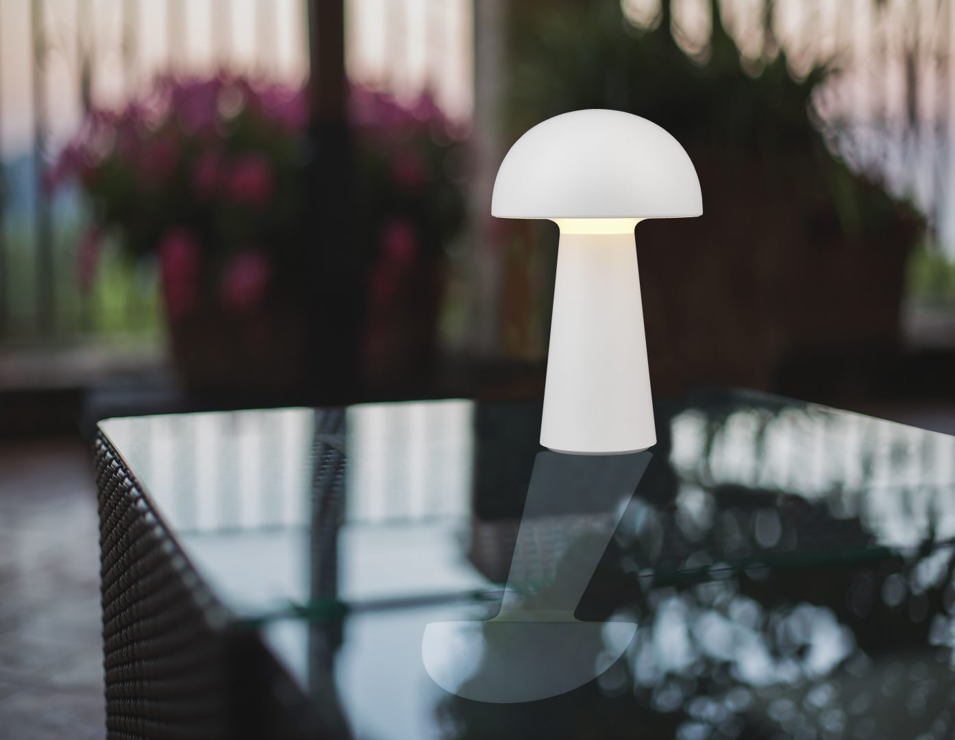 LENNON | Table lamp | White | Plastic