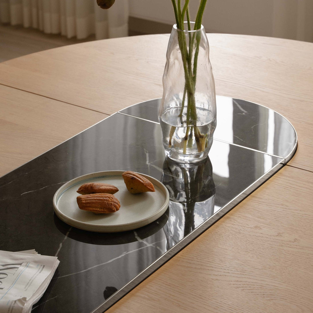UMAGE Lifestyle Comfort Circle Extendable Dining Table Oak Ceramic Top Nero Steel (8) (1).jpeg