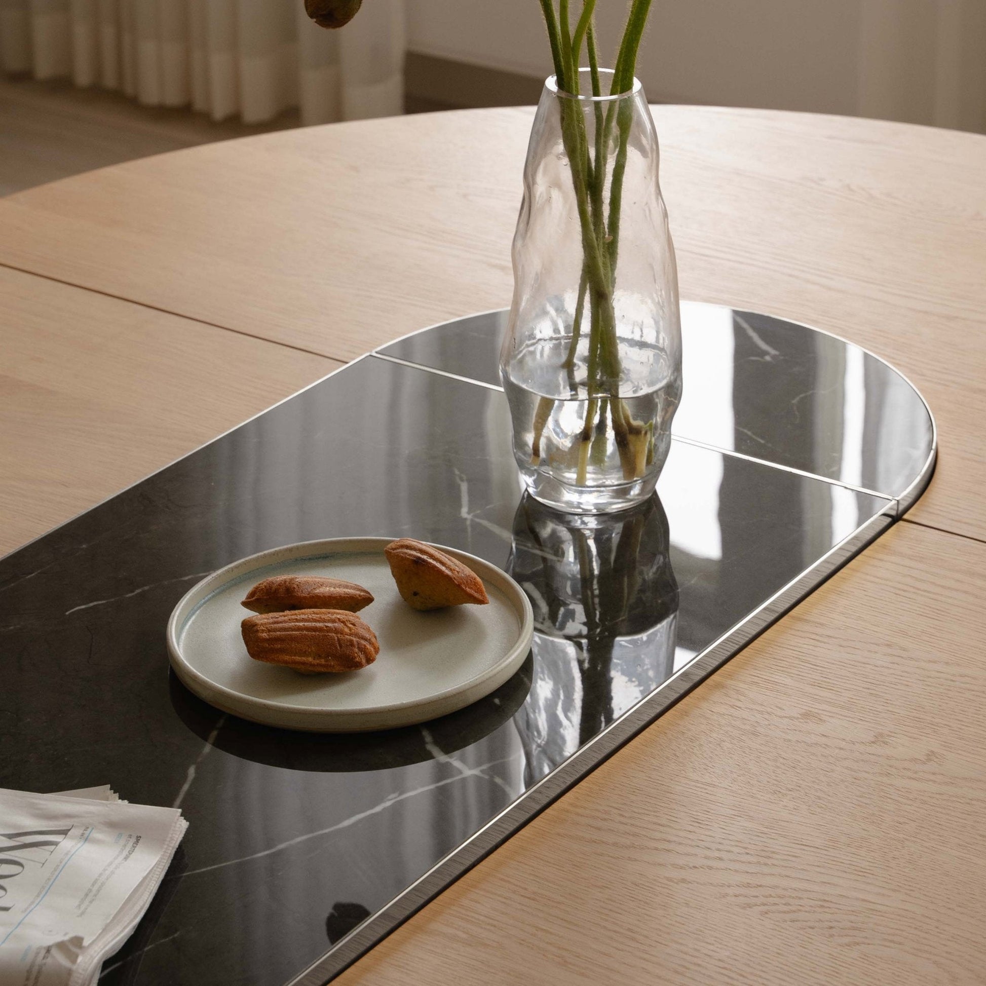 UMAGE Lifestyle Comfort Circle Extendable Dining Table Oak Ceramic Top Nero Steel (8) (1).jpeg