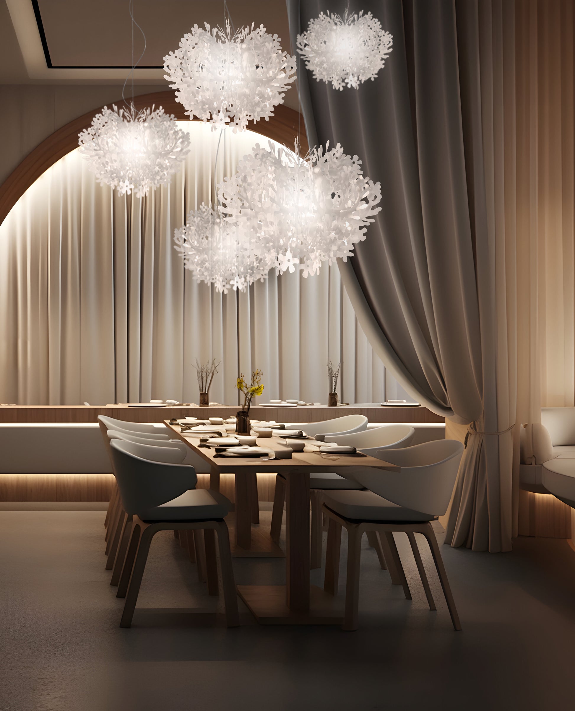 SLAMP Fiorella Suspension v interiéru restaurace