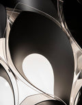 SLAMP Flora Floor – detail černých lístků